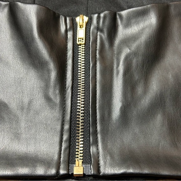 Vera and Lucy Black Liquid Leather Faux Leather Ribbed Cropped Corset Sz. S - Picture 9 of 9